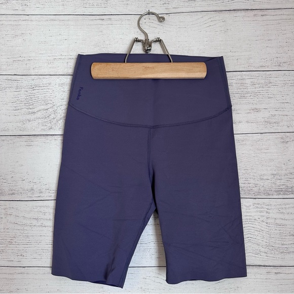 Fanka Body Sculpt  9" Biker Shorts (Reversible Wear) - Picture 3 of 7